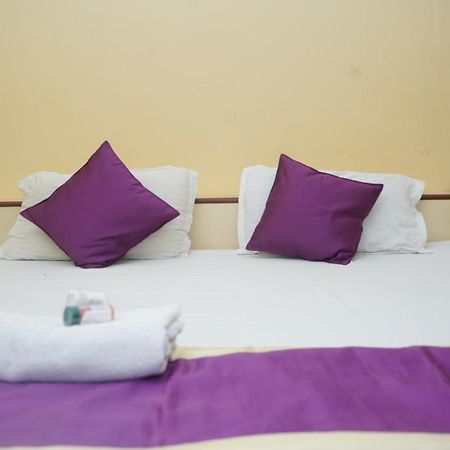 Hotel Nirmal Palace Kanpur Exterior foto